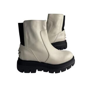 Aquatalia Skyler Water Resistant‎ Lug Sole Platform Boot Off White Size 8 NWOB